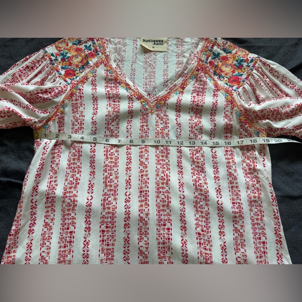 Savanna Jane White Top with Coral Embroidery &Multicolor Accents Size Medium - Picture 9 of 12